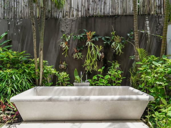 Villa Jajaliluna - Outdoor Bathtub